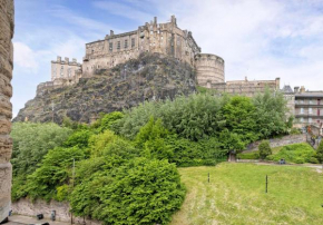 Castle View Apartment in the heart of historic Old Town